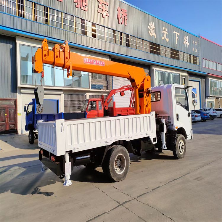 青县三轮随车吊定制 农用改装机自备吊中瑞长期出售